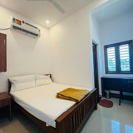 Sri Balaji Lodging Hotel Tiruchchendūr Екстериор снимка