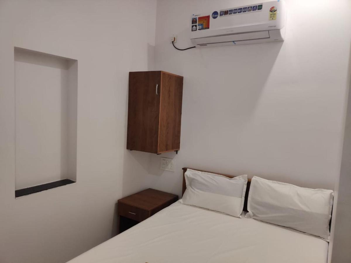 Sri Balaji Lodging Hotel Tiruchchendūr Екстериор снимка