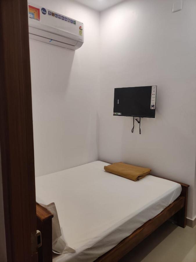 Sri Balaji Lodging Hotel Tiruchchendūr Екстериор снимка