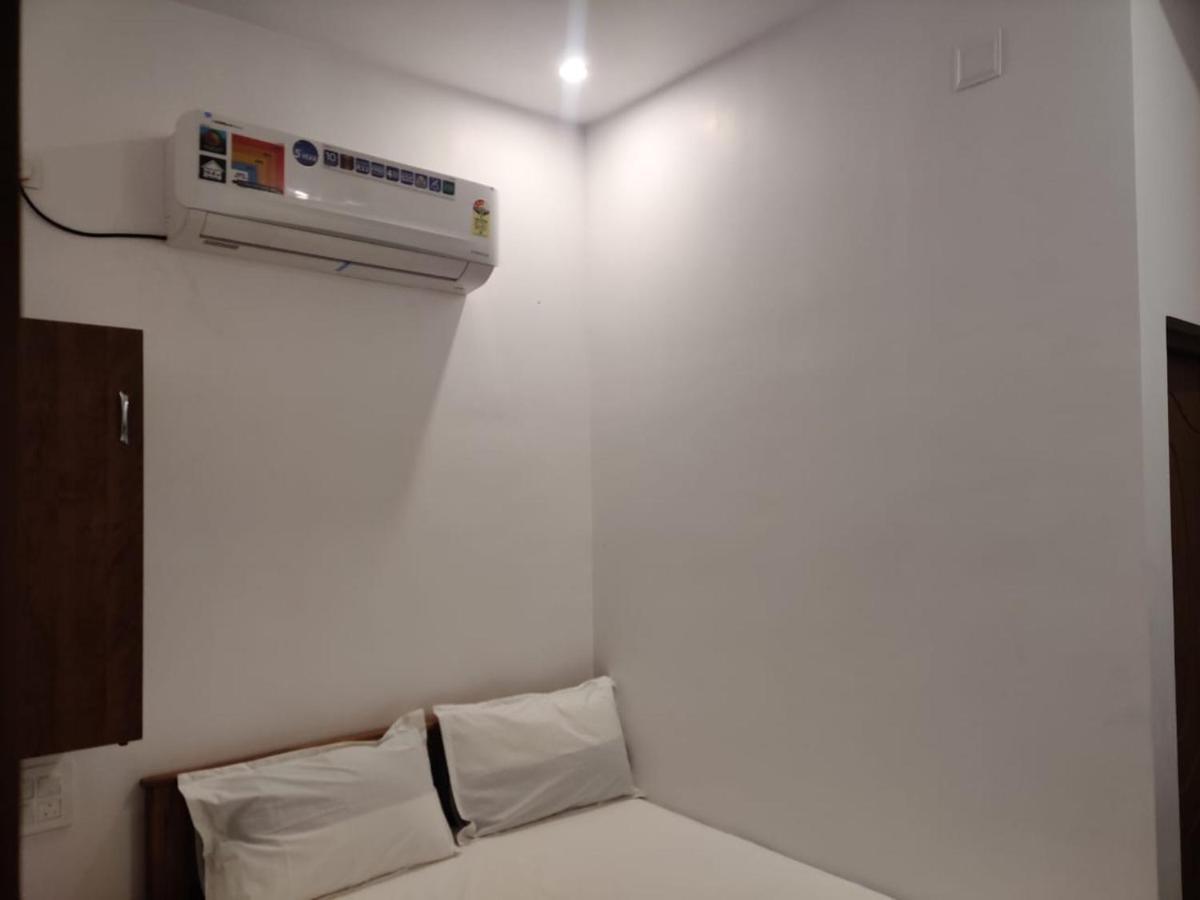 Sri Balaji Lodging Hotel Tiruchchendūr Екстериор снимка