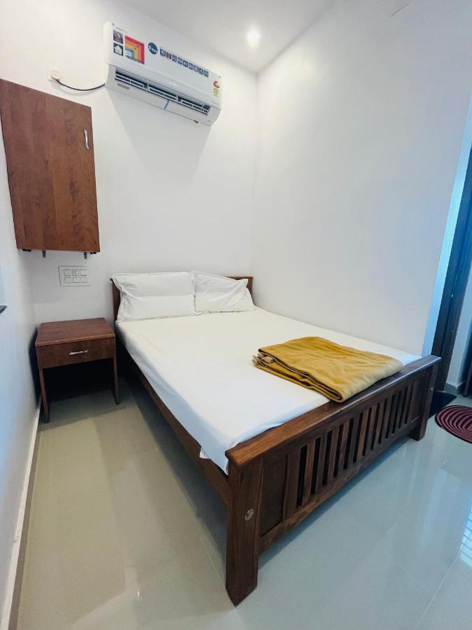 Sri Balaji Lodging Hotel Tiruchchendūr Екстериор снимка