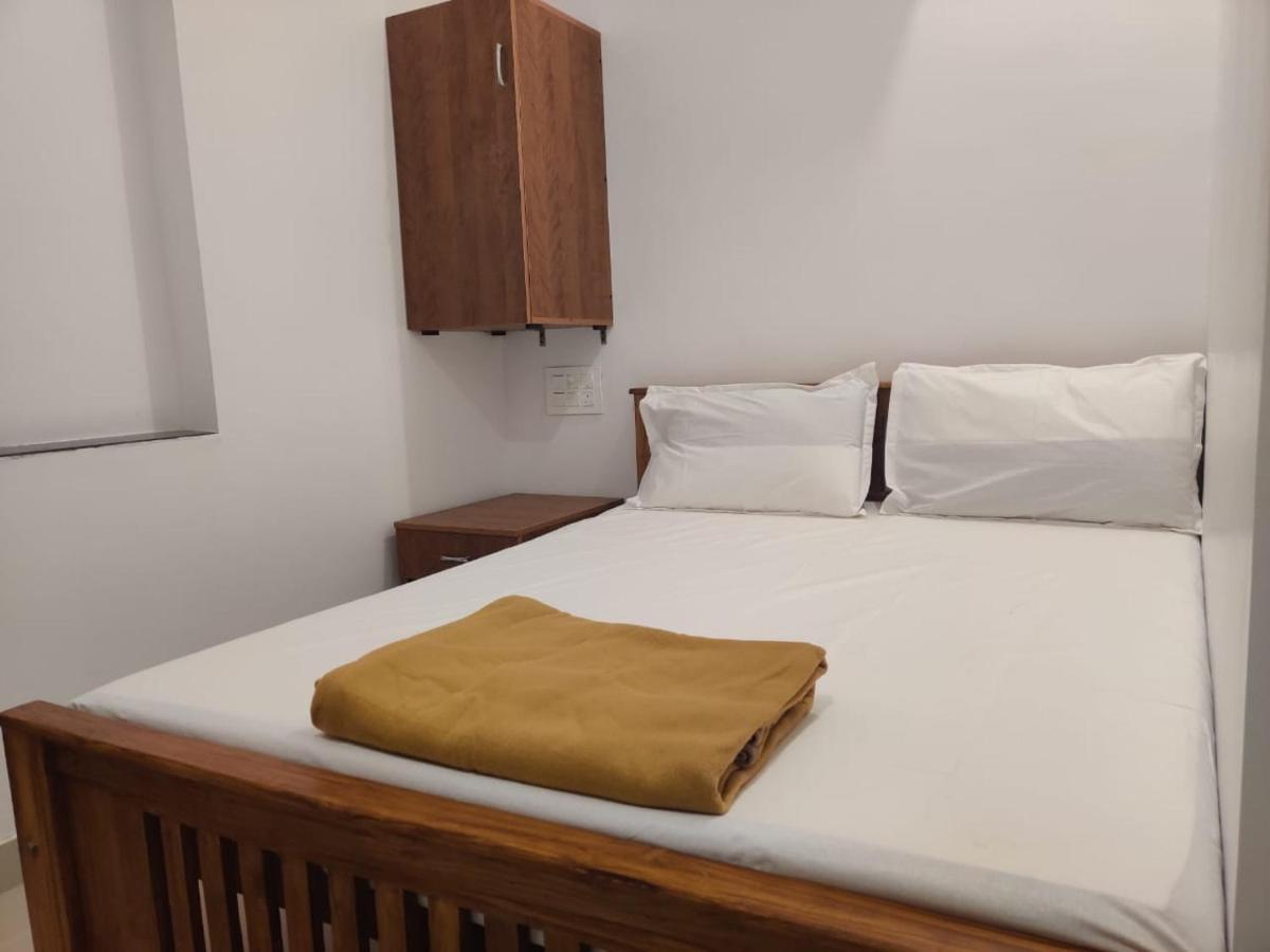 Sri Balaji Lodging Hotel Tiruchchendūr Екстериор снимка