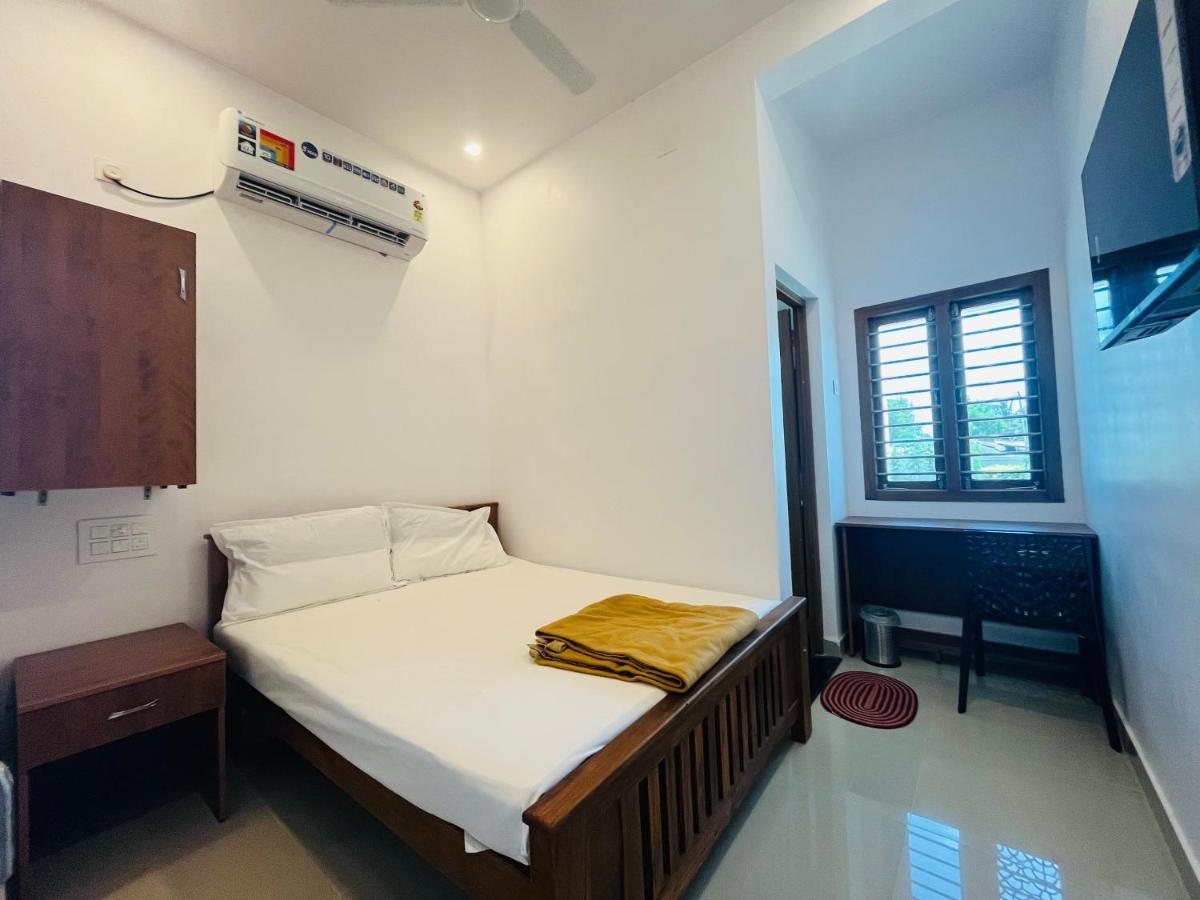 Sri Balaji Lodging Hotel Tiruchchendūr Екстериор снимка