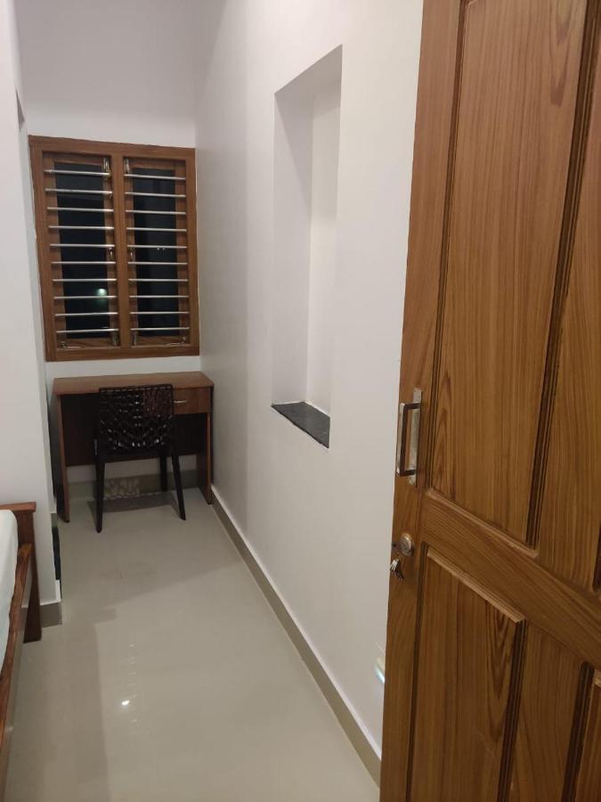 Sri Balaji Lodging Hotel Tiruchchendūr Екстериор снимка